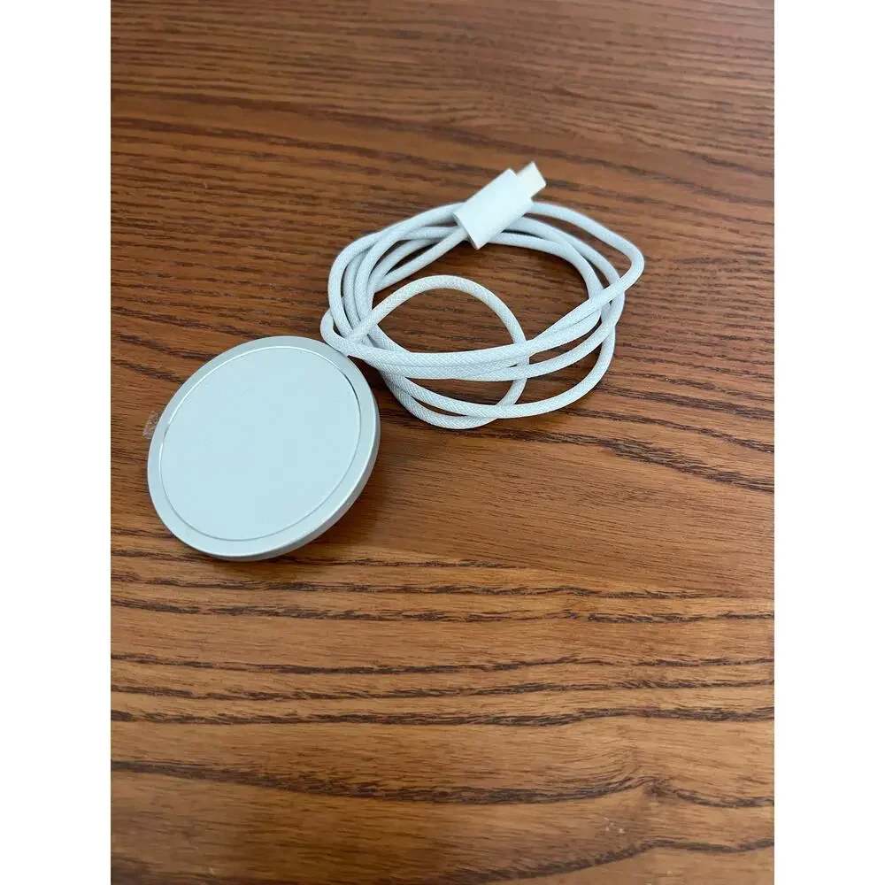 Apple MagSafe Charger - Fast Wireless Charging Pad (USB-C) 1 Meter